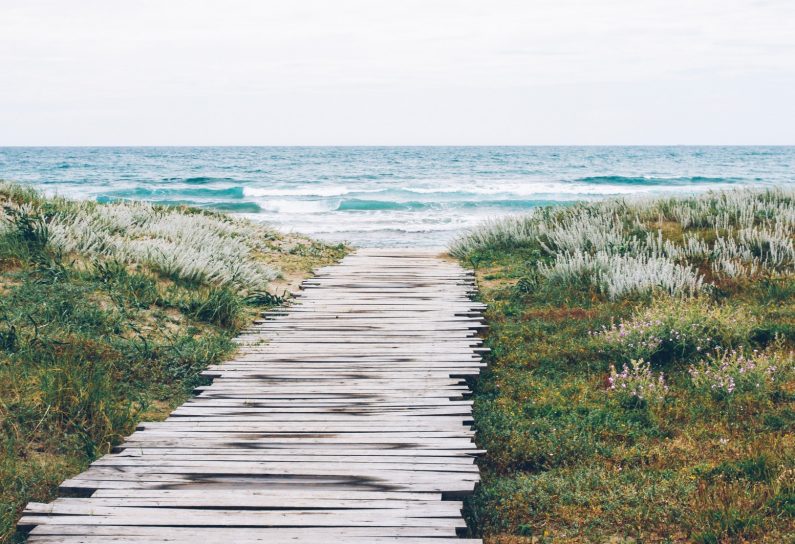 Strandweg_aleksandra-boguslawska-509-unsplash